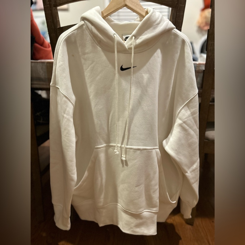 SOLD Brand new women’s Nike over sized hoodie